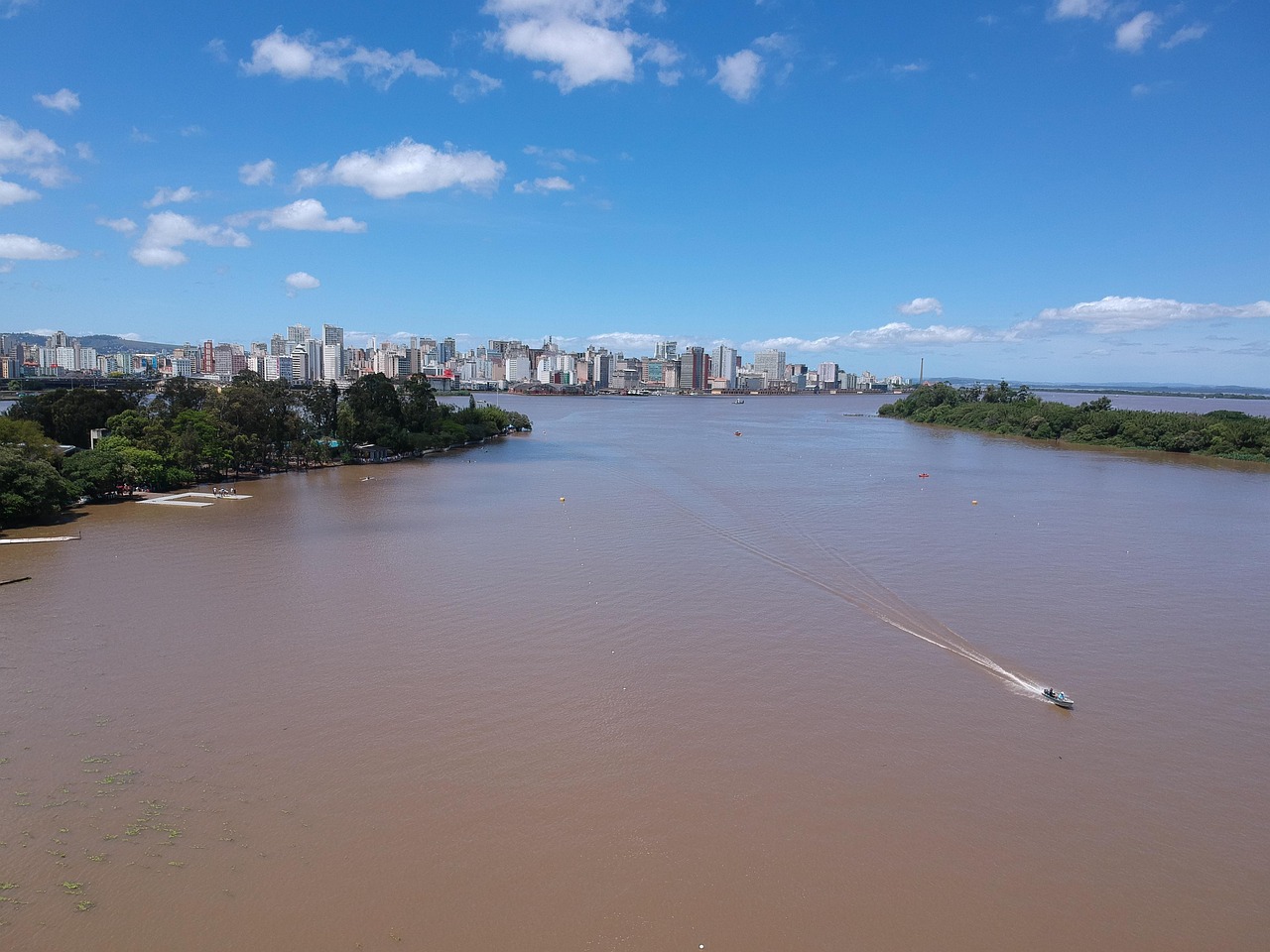 Porto Alegre rio grande do sul vista aerea Guaiba cidade polo freelancer sul brasil