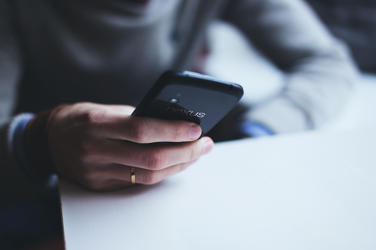 Smartphone mensagens texto tecnologia comunicacao envio whatsapp celular